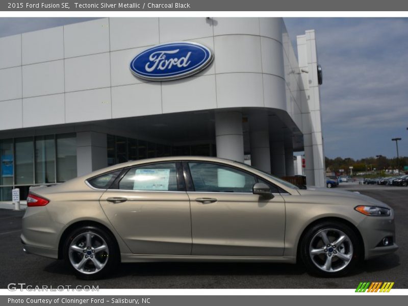 Tectonic Silver Metallic / Charcoal Black 2015 Ford Fusion SE