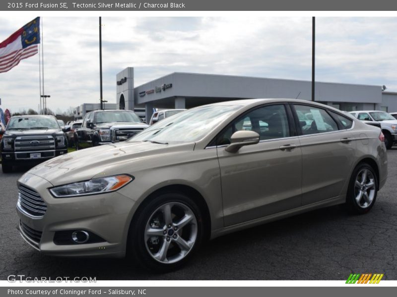 Tectonic Silver Metallic / Charcoal Black 2015 Ford Fusion SE
