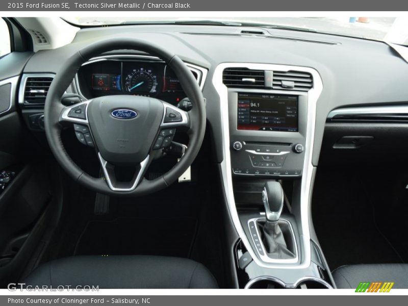 Tectonic Silver Metallic / Charcoal Black 2015 Ford Fusion SE