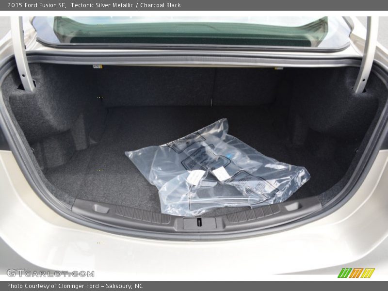 Tectonic Silver Metallic / Charcoal Black 2015 Ford Fusion SE