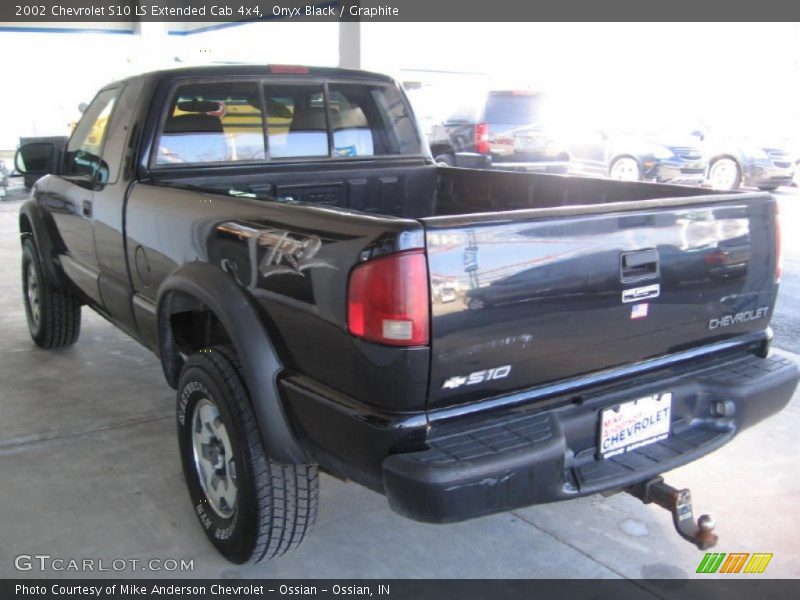 Onyx Black / Graphite 2002 Chevrolet S10 LS Extended Cab 4x4