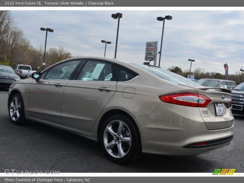 Tectonic Silver Metallic / Charcoal Black 2015 Ford Fusion SE