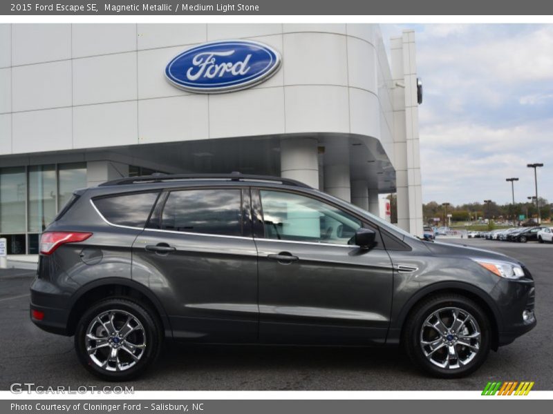 Magnetic Metallic / Medium Light Stone 2015 Ford Escape SE