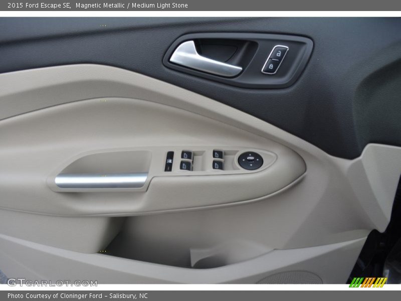Magnetic Metallic / Medium Light Stone 2015 Ford Escape SE