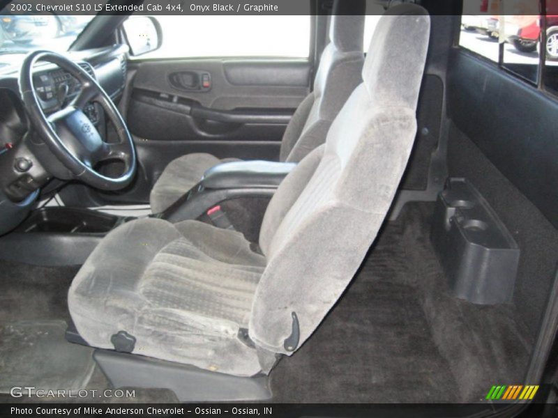 Onyx Black / Graphite 2002 Chevrolet S10 LS Extended Cab 4x4