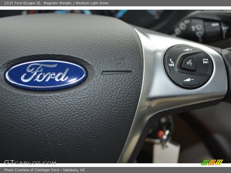 Magnetic Metallic / Medium Light Stone 2015 Ford Escape SE