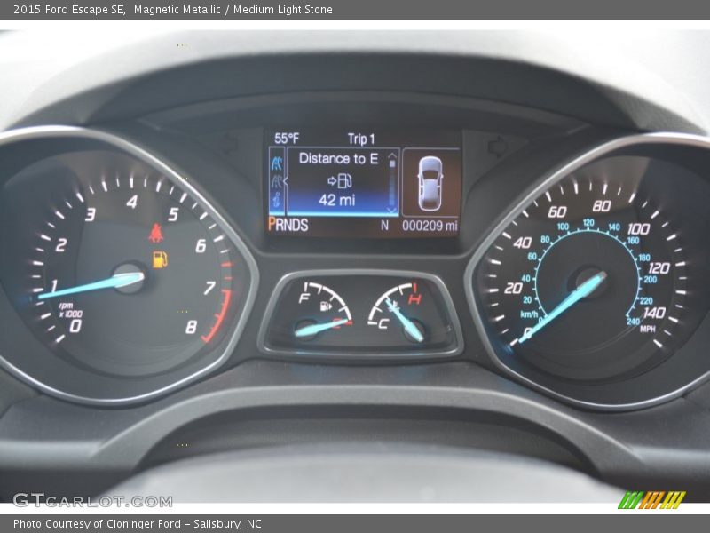 Magnetic Metallic / Medium Light Stone 2015 Ford Escape SE