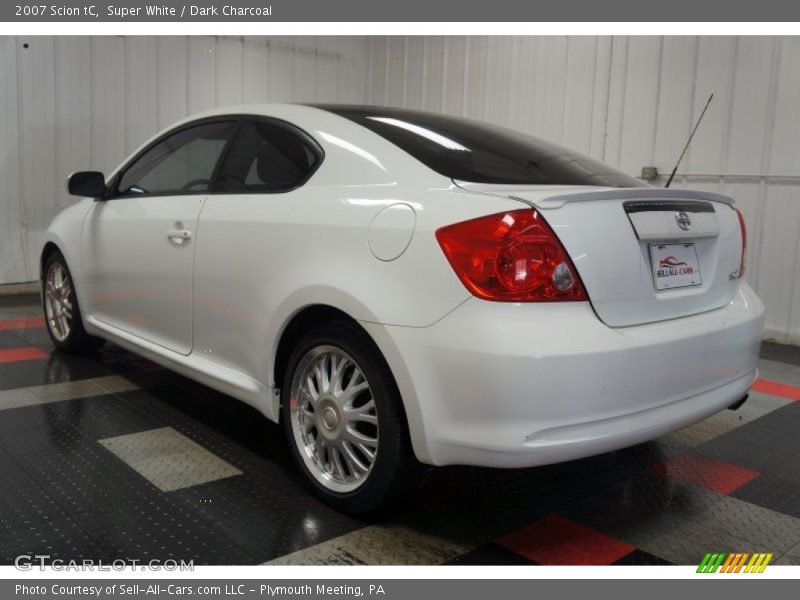 Super White / Dark Charcoal 2007 Scion tC