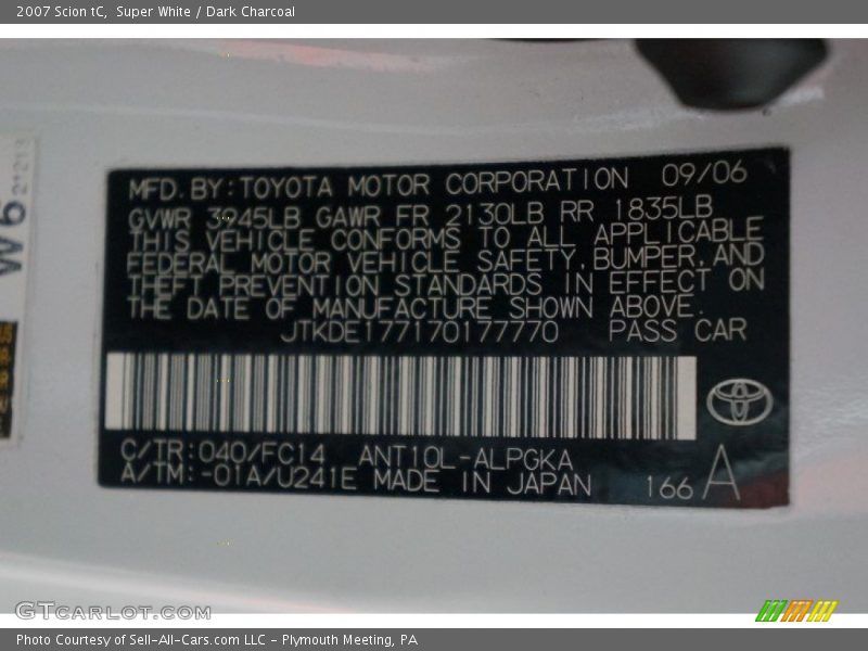 Super White / Dark Charcoal 2007 Scion tC