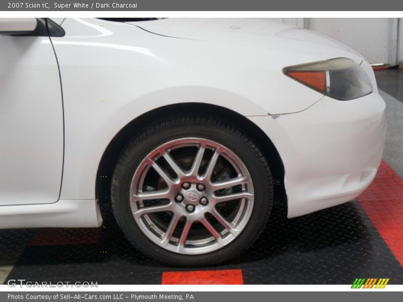 Super White / Dark Charcoal 2007 Scion tC