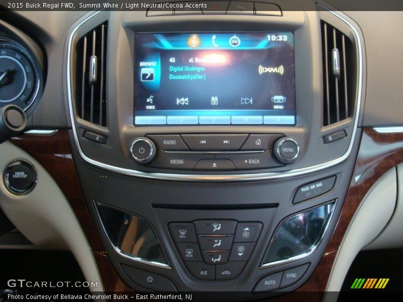 Summit White / Light Neutral/Cocoa Accents 2015 Buick Regal FWD