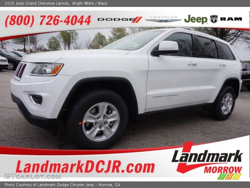 Bright White / Black 2015 Jeep Grand Cherokee Laredo