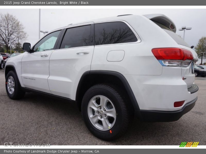 Bright White / Black 2015 Jeep Grand Cherokee Laredo