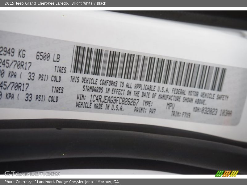 Bright White / Black 2015 Jeep Grand Cherokee Laredo