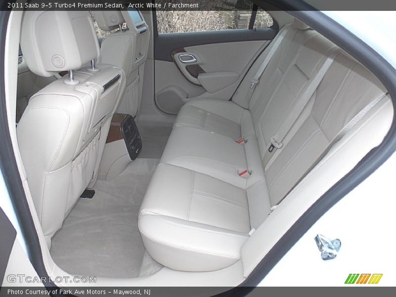 Arctic White / Parchment 2011 Saab 9-5 Turbo4 Premium Sedan
