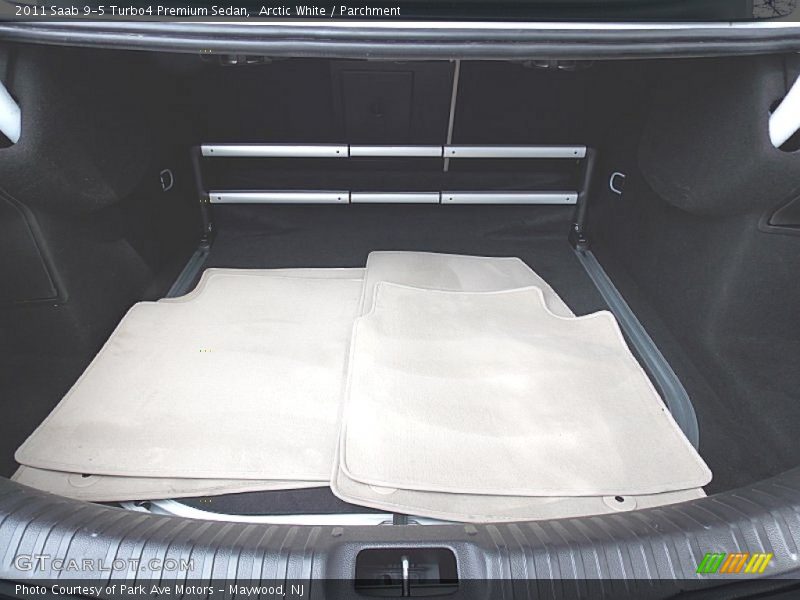Arctic White / Parchment 2011 Saab 9-5 Turbo4 Premium Sedan