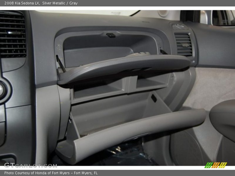 Silver Metallic / Gray 2008 Kia Sedona LX