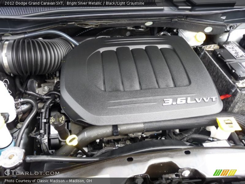 Bright Silver Metallic / Black/Light Graystone 2012 Dodge Grand Caravan SXT