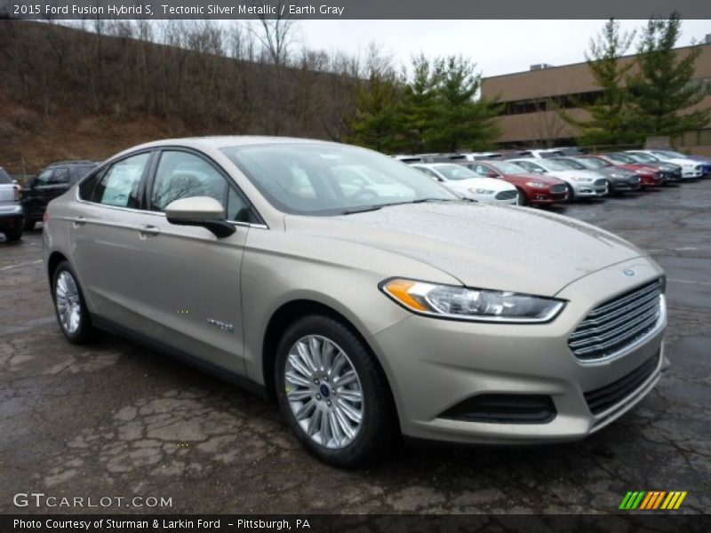 Front 3/4 View of 2015 Fusion Hybrid S