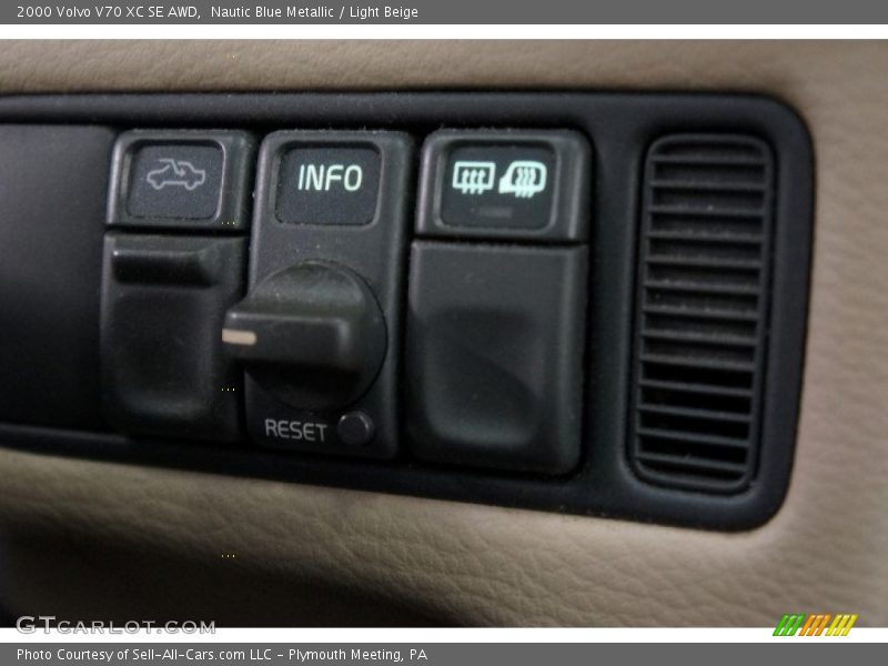 Nautic Blue Metallic / Light Beige 2000 Volvo V70 XC SE AWD