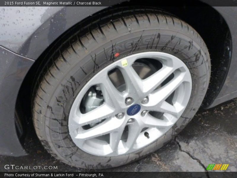 Magnetic Metallic / Charcoal Black 2015 Ford Fusion SE