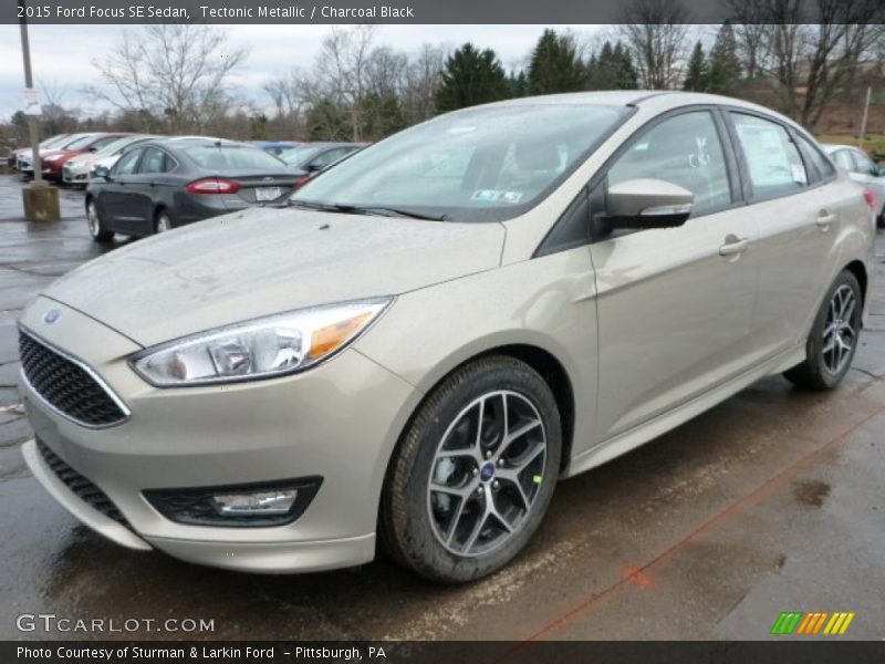 Tectonic Metallic / Charcoal Black 2015 Ford Focus SE Sedan