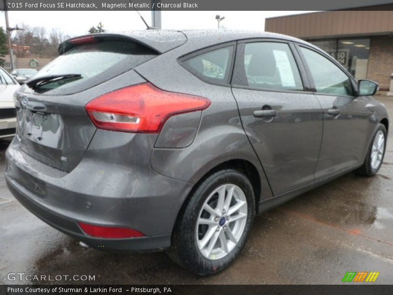 Magnetic Metallic / Charcoal Black 2015 Ford Focus SE Hatchback