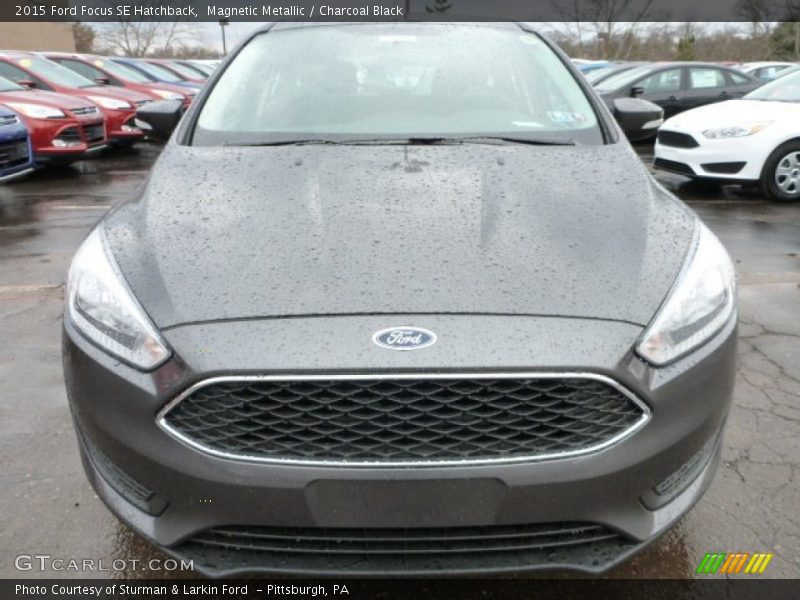 Magnetic Metallic / Charcoal Black 2015 Ford Focus SE Hatchback