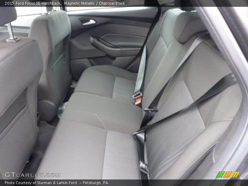 Magnetic Metallic / Charcoal Black 2015 Ford Focus SE Hatchback