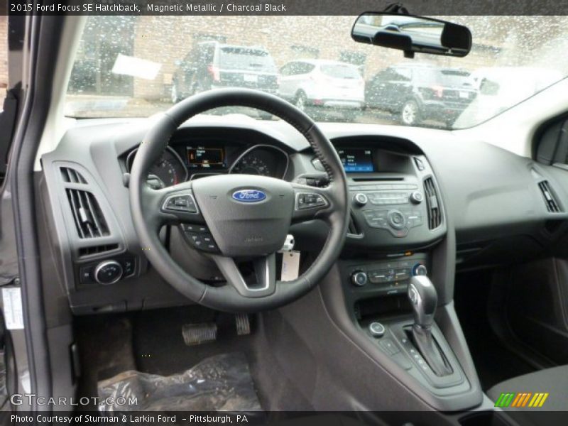 Magnetic Metallic / Charcoal Black 2015 Ford Focus SE Hatchback