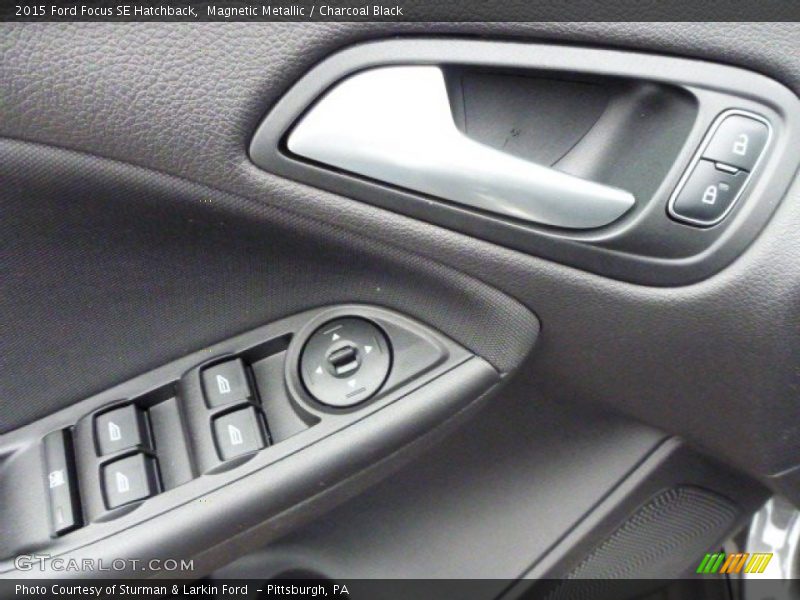 Magnetic Metallic / Charcoal Black 2015 Ford Focus SE Hatchback