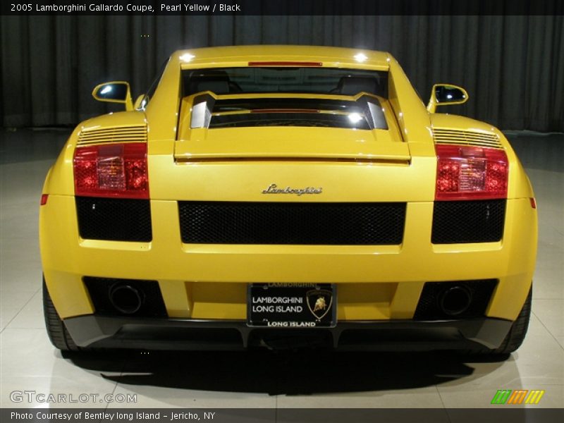 Pearl Yellow / Black 2005 Lamborghini Gallardo Coupe