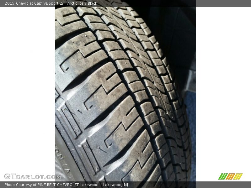 Arctic Ice / Black 2015 Chevrolet Captiva Sport LS
