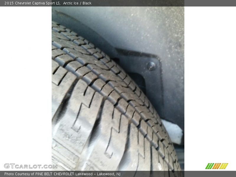 Arctic Ice / Black 2015 Chevrolet Captiva Sport LS