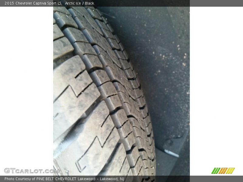 Arctic Ice / Black 2015 Chevrolet Captiva Sport LS