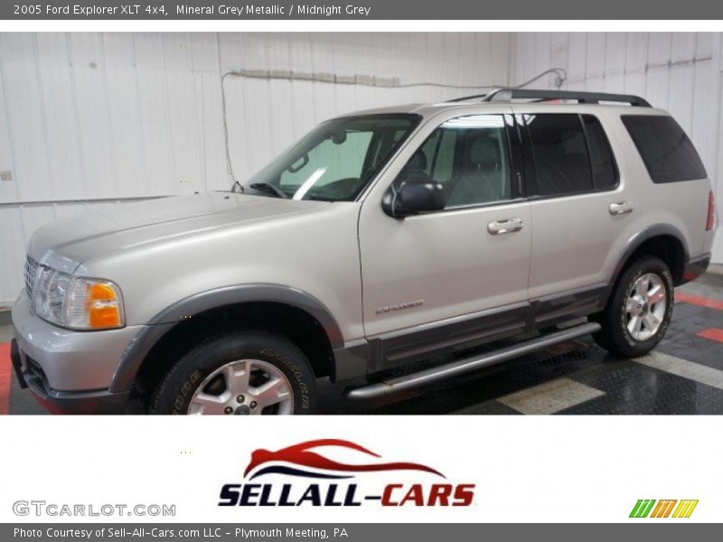 Mineral Grey Metallic / Midnight Grey 2005 Ford Explorer XLT 4x4
