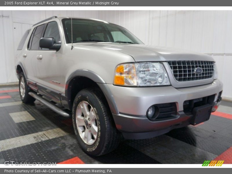Mineral Grey Metallic / Midnight Grey 2005 Ford Explorer XLT 4x4
