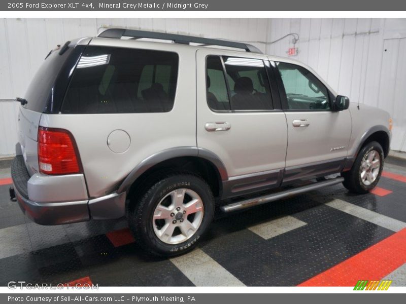 Mineral Grey Metallic / Midnight Grey 2005 Ford Explorer XLT 4x4