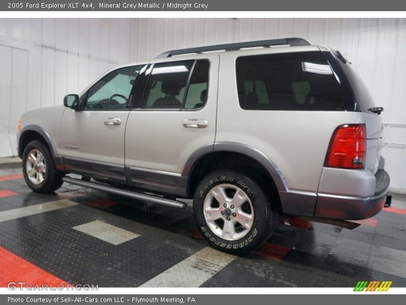 Mineral Grey Metallic / Midnight Grey 2005 Ford Explorer XLT 4x4