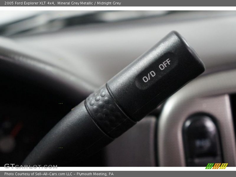 Mineral Grey Metallic / Midnight Grey 2005 Ford Explorer XLT 4x4