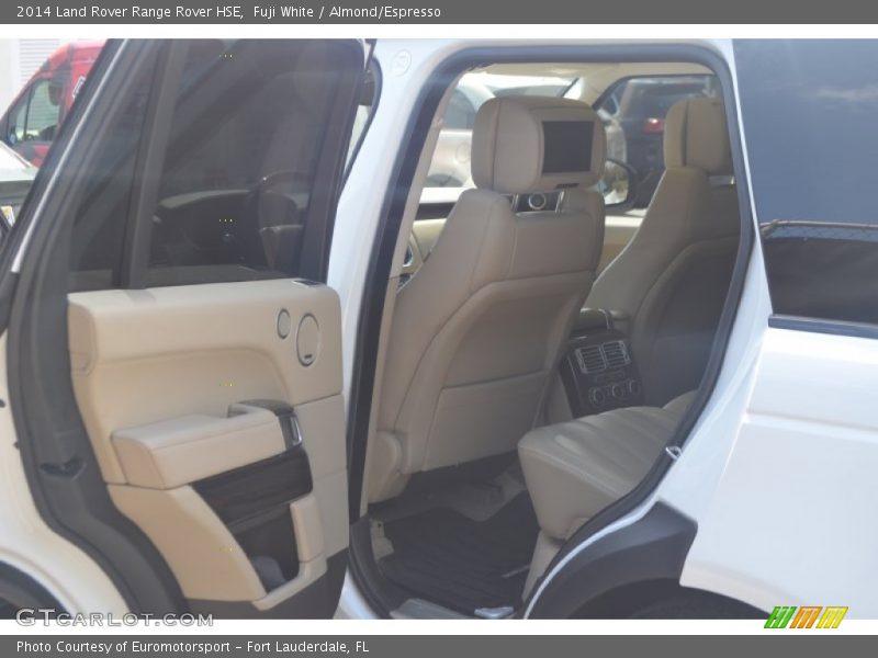 Fuji White / Almond/Espresso 2014 Land Rover Range Rover HSE