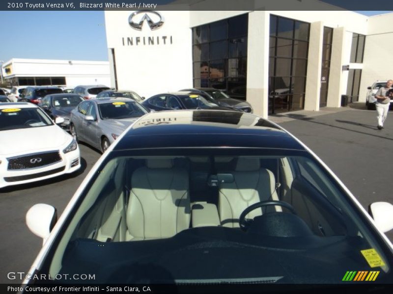 Blizzard White Pearl / Ivory 2010 Toyota Venza V6