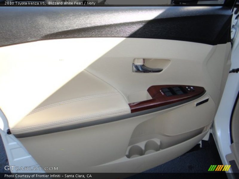 Blizzard White Pearl / Ivory 2010 Toyota Venza V6
