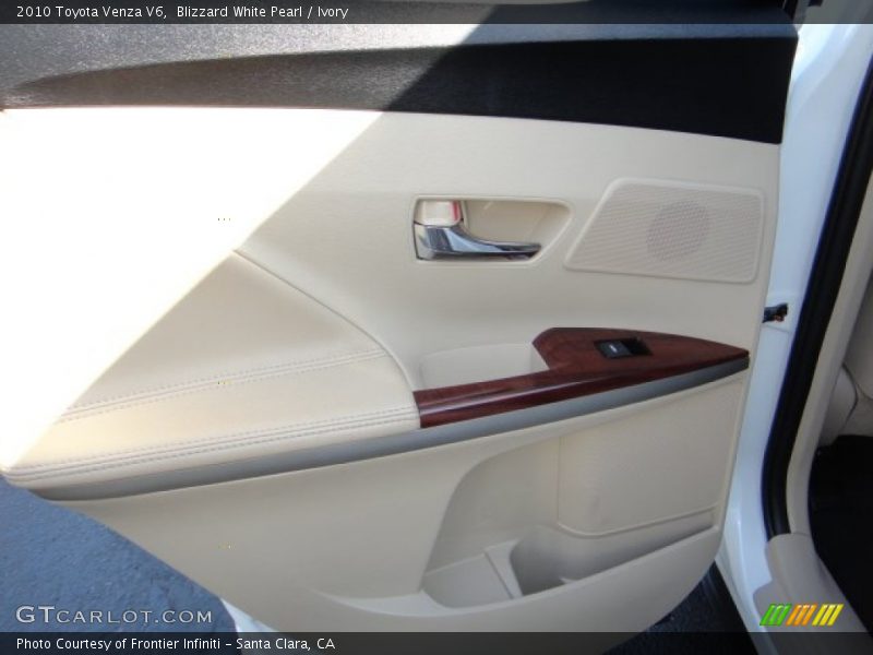 Blizzard White Pearl / Ivory 2010 Toyota Venza V6
