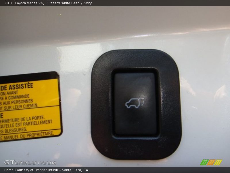 Blizzard White Pearl / Ivory 2010 Toyota Venza V6