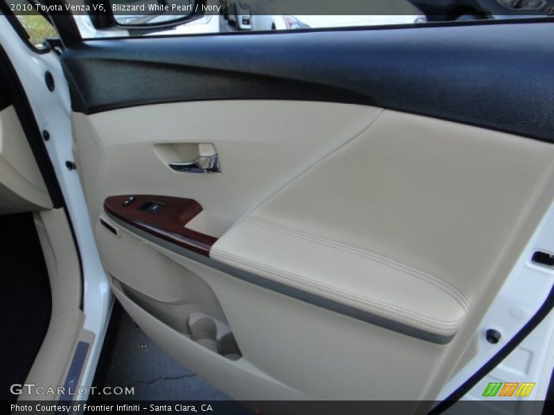 Blizzard White Pearl / Ivory 2010 Toyota Venza V6