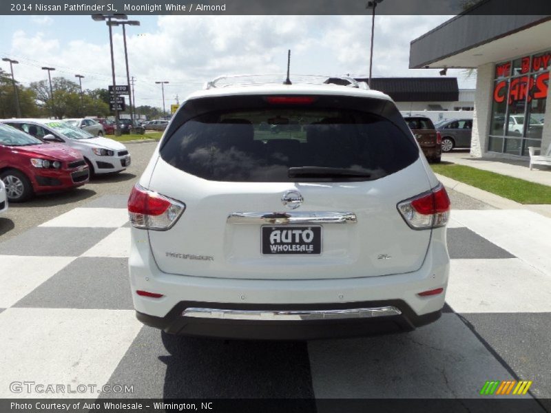 Moonlight White / Almond 2014 Nissan Pathfinder SL