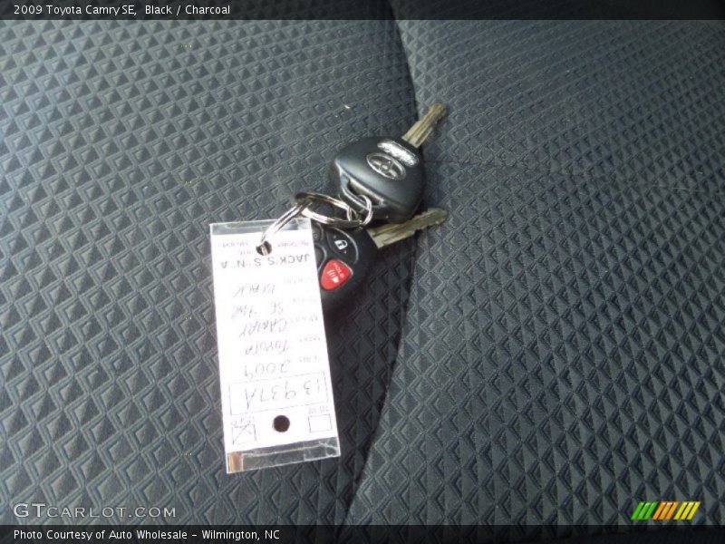 Black / Charcoal 2009 Toyota Camry SE