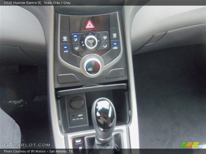 Shale Gray / Gray 2016 Hyundai Elantra SE