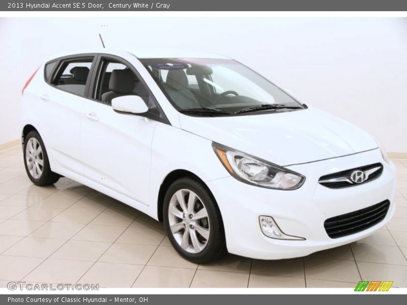 Century White / Gray 2013 Hyundai Accent SE 5 Door